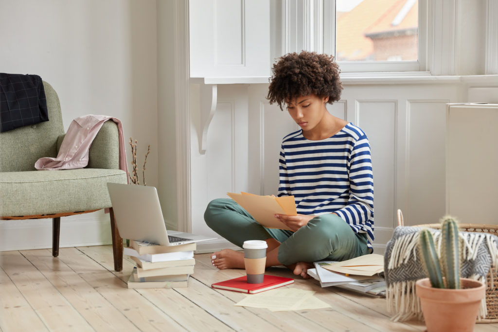 Apprendre autrement : comment étudier sans aller en cours