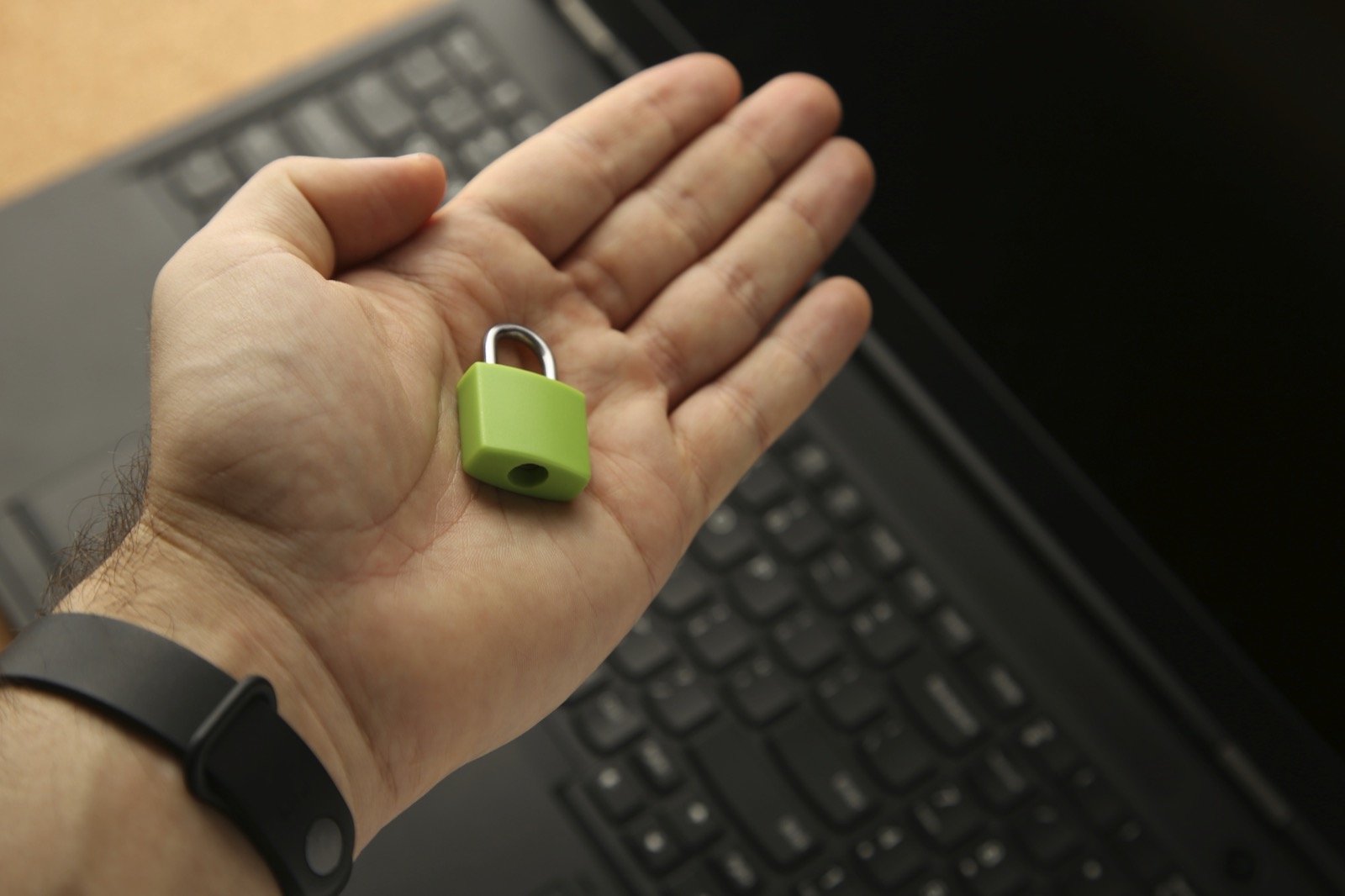 RGPD et cybersécurité en Outre-mer : cadenas numérique protégeant les données comptables